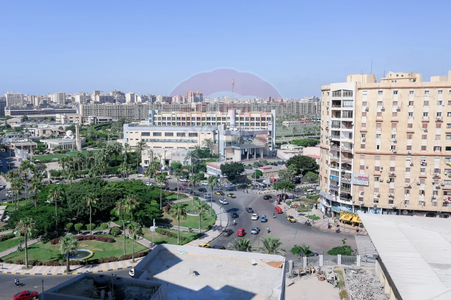 شقة للبيع 205 م سموحة (ميدان فيكتور عمانوئيل مباشرة- عمارة براند)