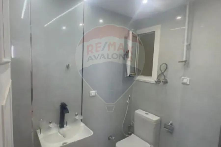 Furnished apartment for rent 85 m Miami (directly on the sea)