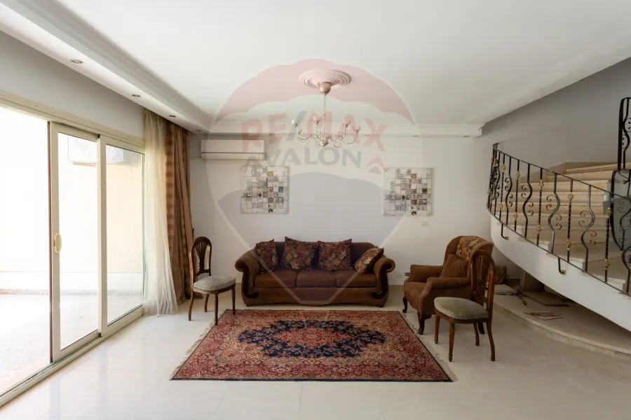 فيلا توين هاوس للبيع 450 م اليكس ويست (مرحلة أنطونيادس)