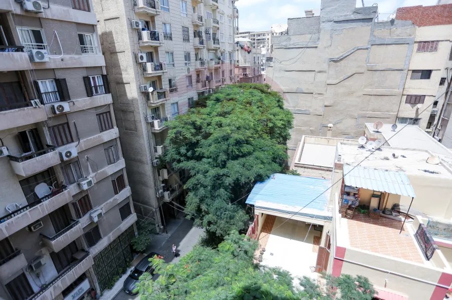 شقة للبيع 160م كفر عبده ( ش خليل الخياط )