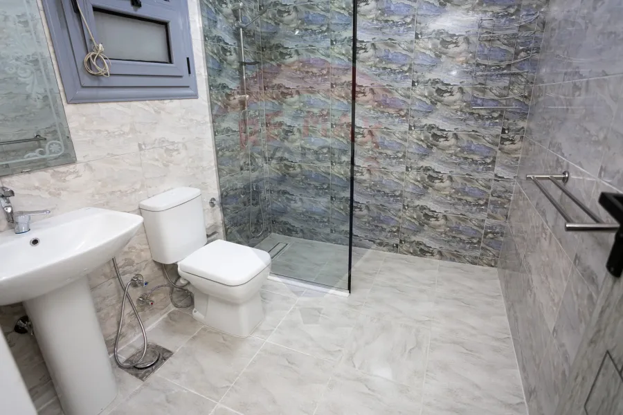 شقة للبيع 80 م سموحة (ش فيكتور عمانويل)