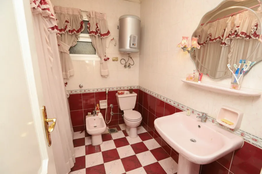 شقة للبيع 250م الإبراهيمية صافى (ش أبو قير الرئيسى)