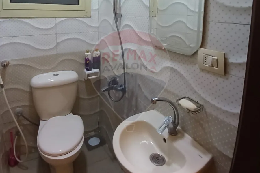 شقة للبيع 215 م كليوباترا (علي البحر مباشرة)