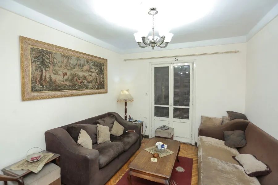 شقة للبيع 95م زيزينيا (بجوار فنون جميلة)