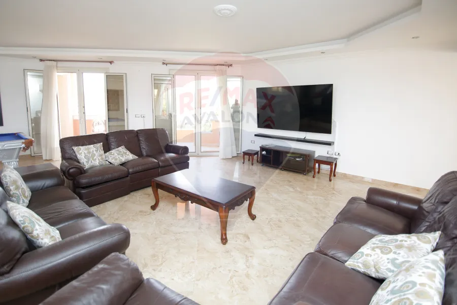 فيلا للايجار  المفروش  720م الساحل الشمالي (قرية فيردينيا الكيلو 39 -على بعد ١٠دقائق من كارفور العروبه الكينج مريوط)