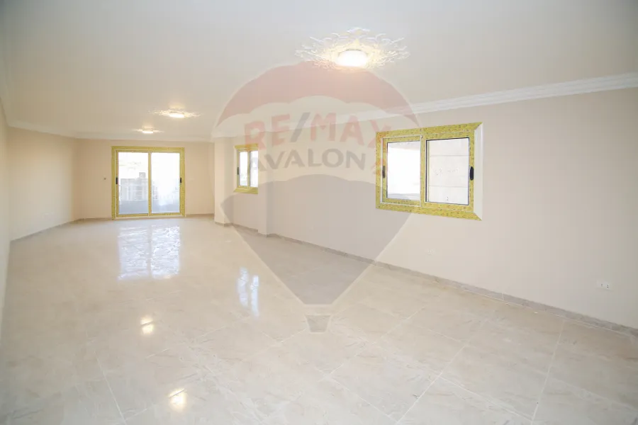 شقة للبيع 200 م سموحة (بجوار كوبري 14 مايو)