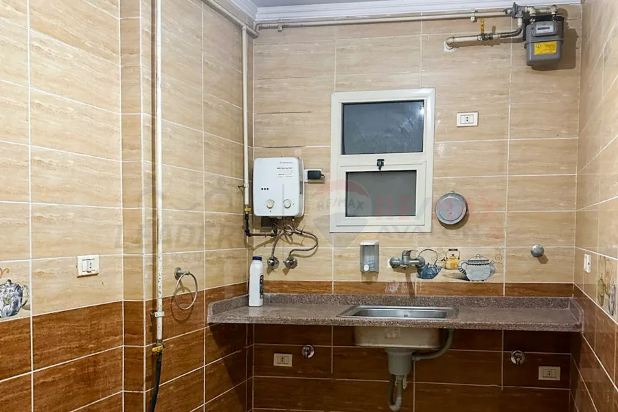 شقة للبيع 140 م سيدي جابر (بجوار مستشفي سيدي جابر العسكري)