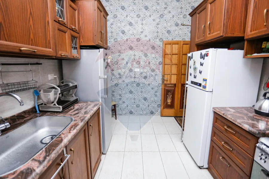 شقة للبيع 320 م سبورتنج (خطوات من ش أبو قير)