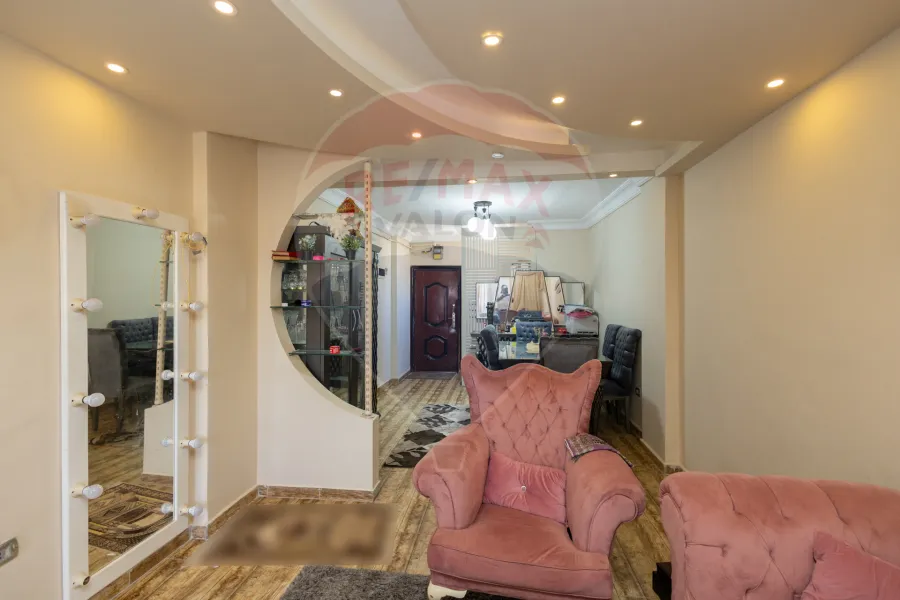 شقة للبيع 130 م  ستانلي (ش احمد فؤاد درويش)