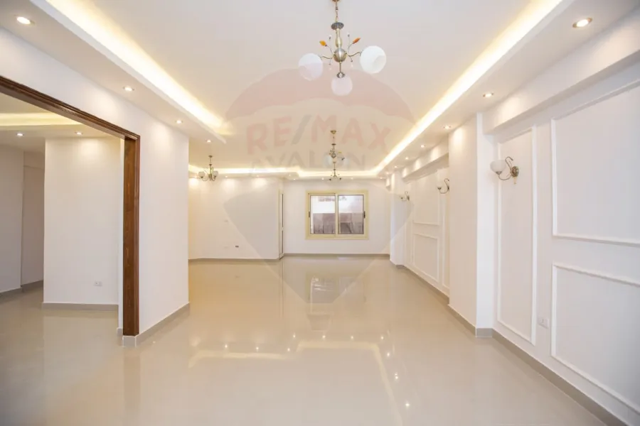 شقة للايجار 220 م كفر عبده (ش سانت جينى)