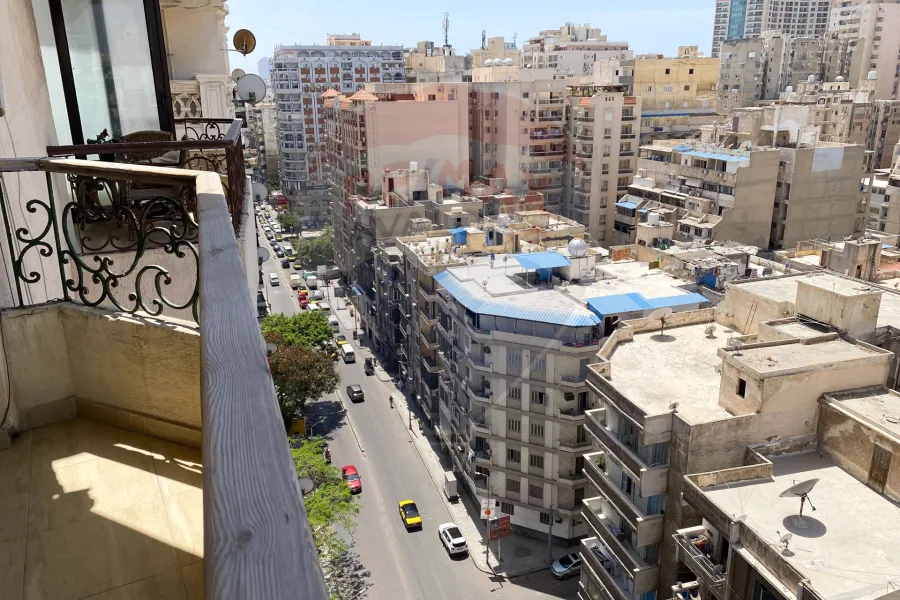 شقة للبيع 250 م جناكليس (ش أبوقير)