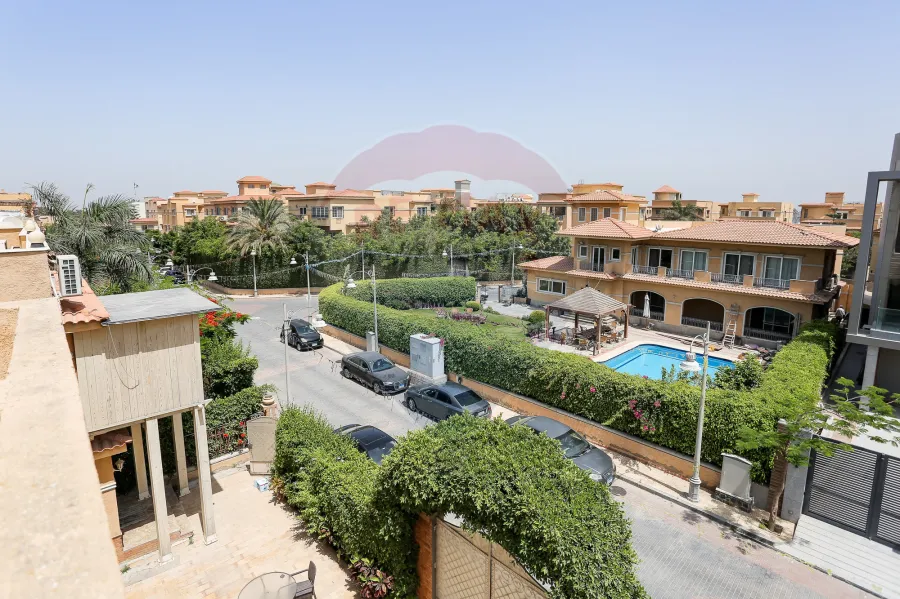 فيلا للبيع 330 م ( كومباوند ميروزا ) - بجوار كارفور سيتي سنتر