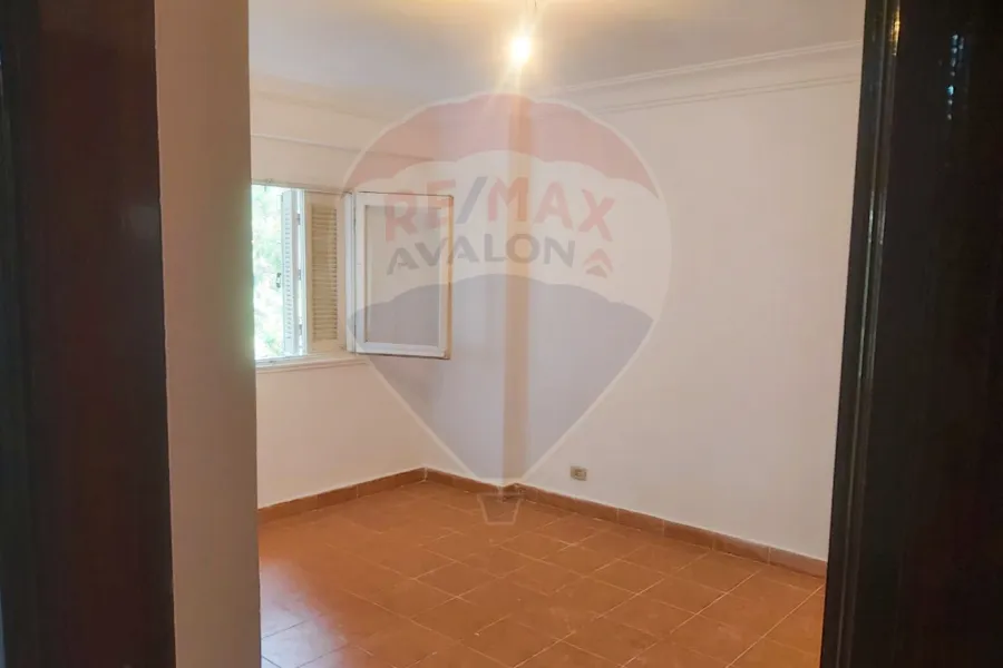 شقة للبيع 220 م بولكلي (ش ابو قير)