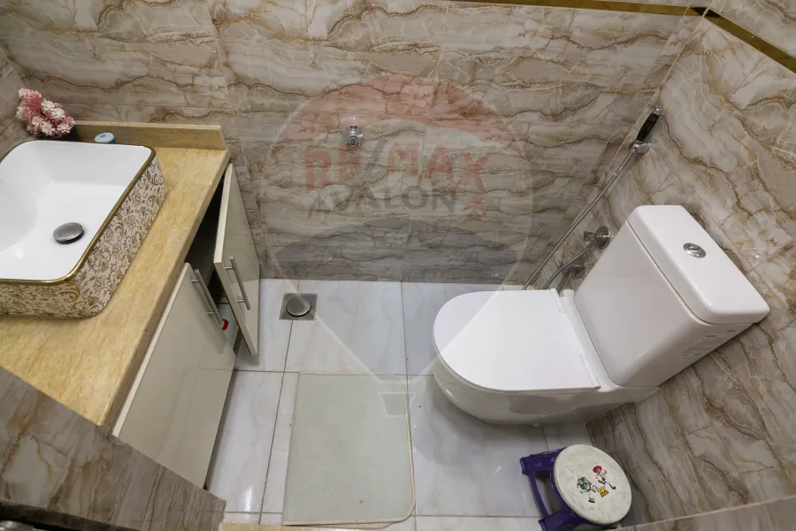 شقة للبيع 248 م السرايا (ش عبد السلام عارف)