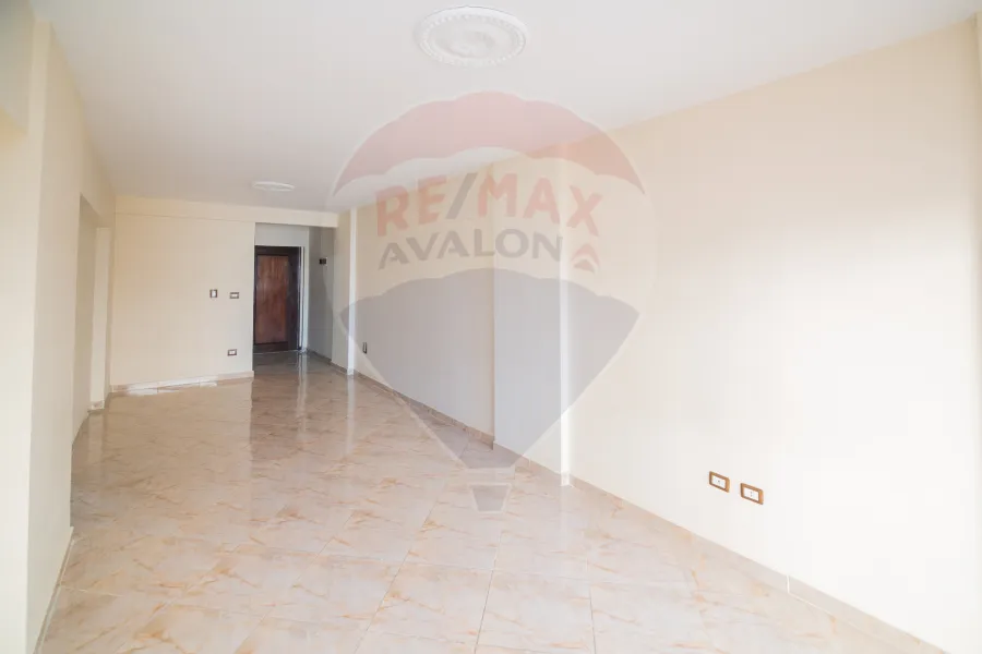 شقة للبيع 107 م  محرم بك (حي محرم باشا)