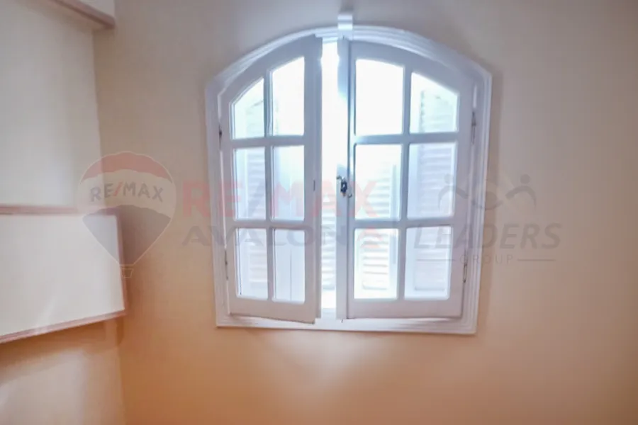 Apartment for rent 115 m in Azarita (steps from the colleges)