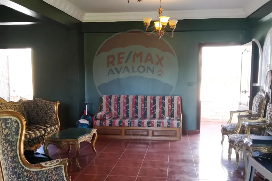 فيلا للبيع الساحل (قرية هليوبيتش) - 300 م