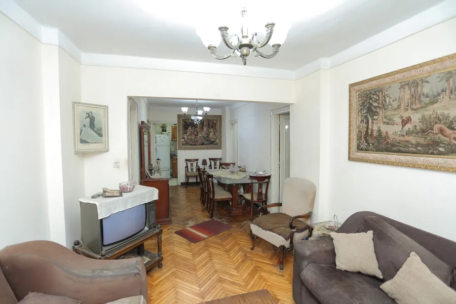 شقة للبيع 95م زيزينيا (بجوار فنون جميلة)