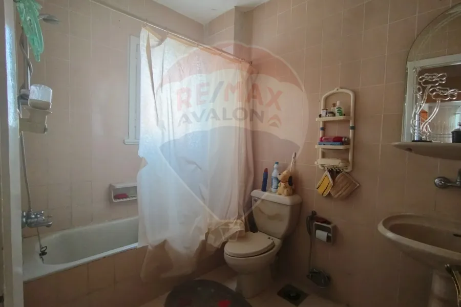 Apartment for sale 140 m Kafr Abdo (Al-Shahid Adel Sabry St.)