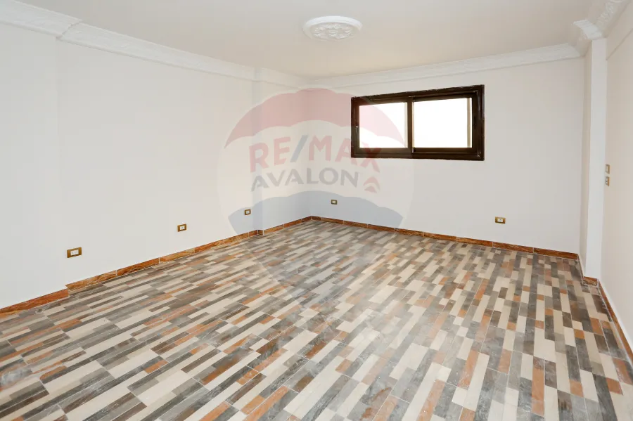 دوبلكس للإيجار  300 م سموحة (ش بهاء الدين الغتوري - خطوات من فوزي معاذ)