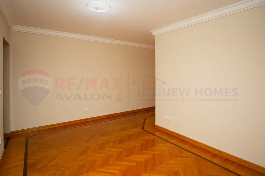 شقة للبيع 195 م كفر عبده (خطوات من سانت جيني - برج براند)