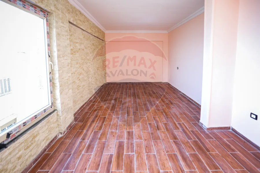 (شقة للبيع 275 م السرايا (أول نمرة متفرع من البحر