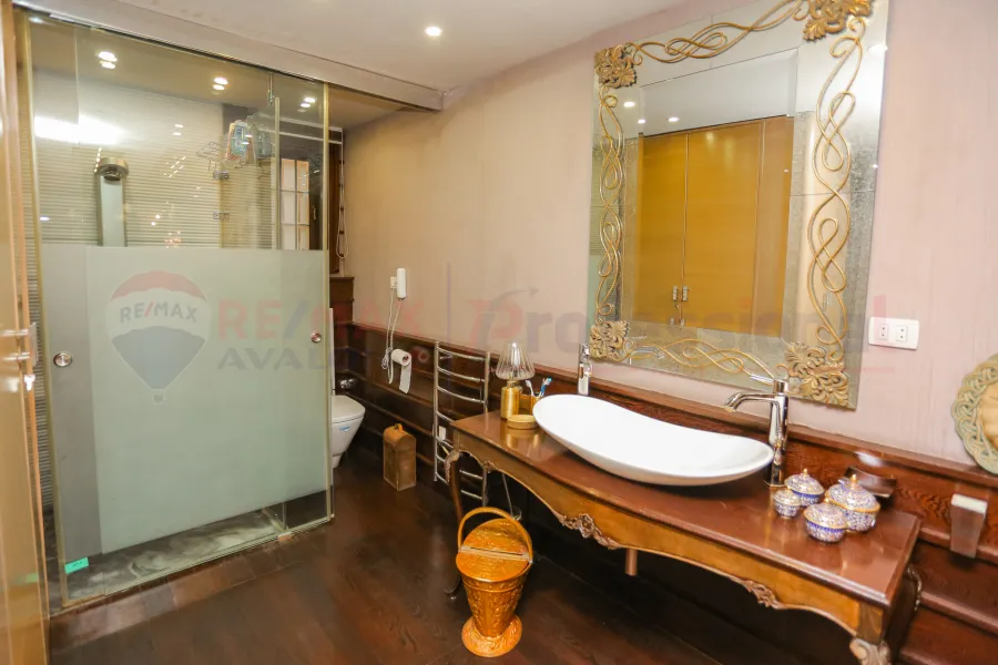 Apartment for sale 600 m San Stefano (Al-Nahhas Building - directly on the sea)