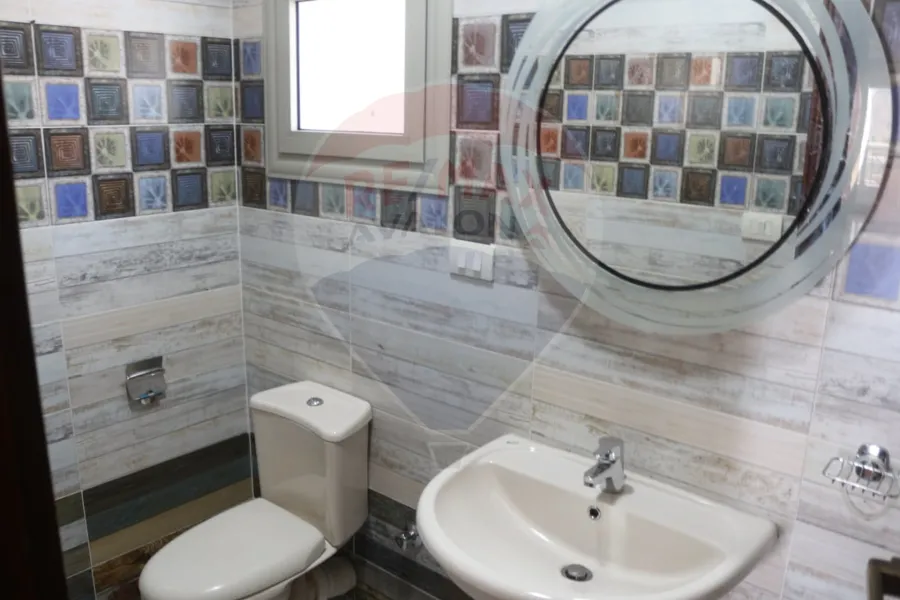 شقة للايجار 204 م الازاريطة (ش شامبليون)