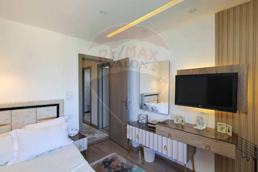 Apartment for rent 150 m Stanly (Directly on the sea)