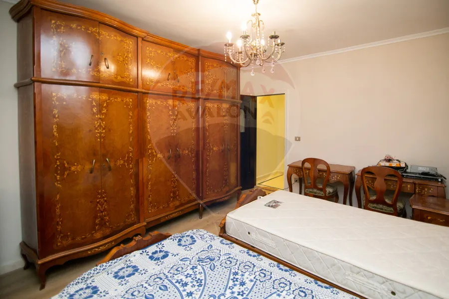 شقه دوبلكس للبيع 650 م لوران (ش عبدالسلام عارف)