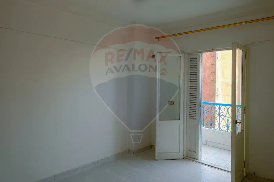 شقة للايجار 130 م سموحة (ش زكي رجب)