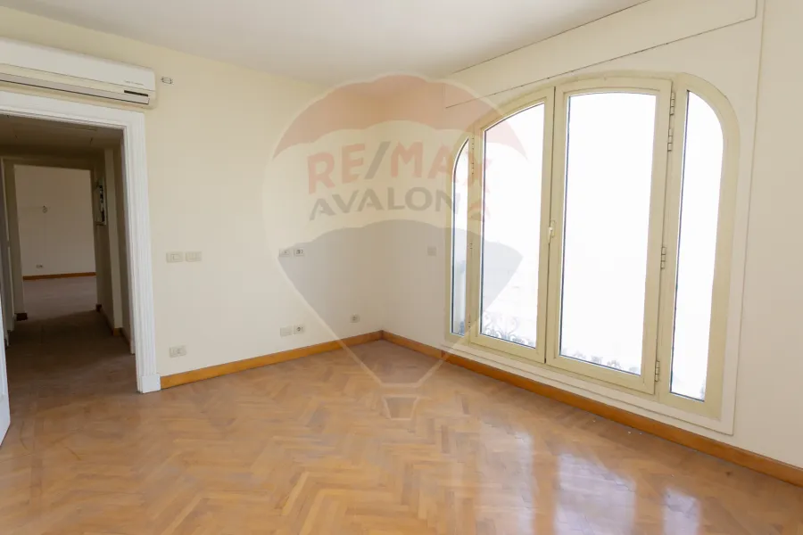 شقة للبيع 248 م سموحة ( ش فوزي معاذ رئيسي - برج اللوتس