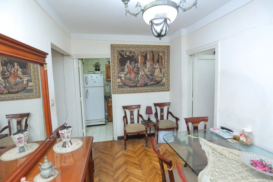 شقة للبيع 95م زيزينيا (بجوار فنون جميلة)