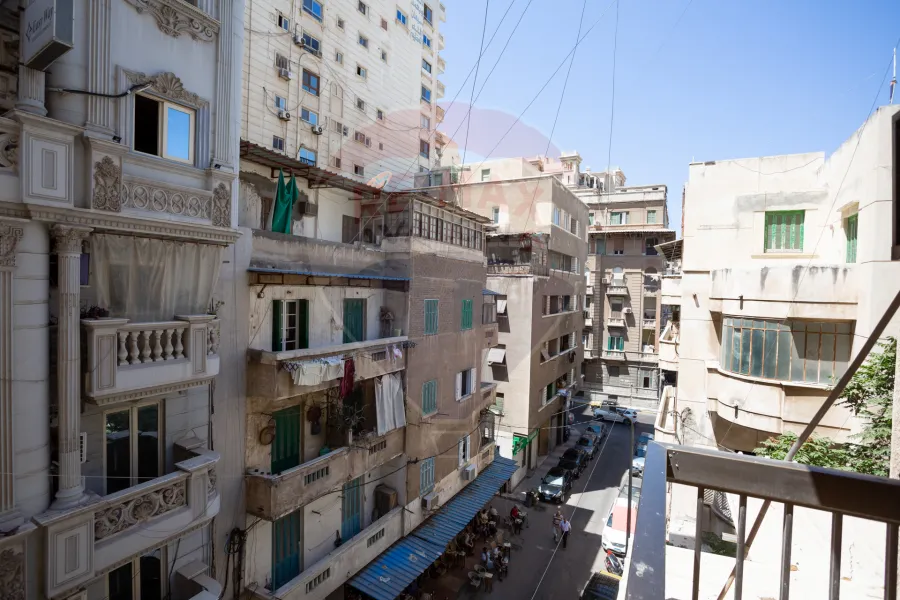 شقة للإيجار المفروش 240 م الحي اللاتيني (خطوات من ش فؤاد الرئيسي)