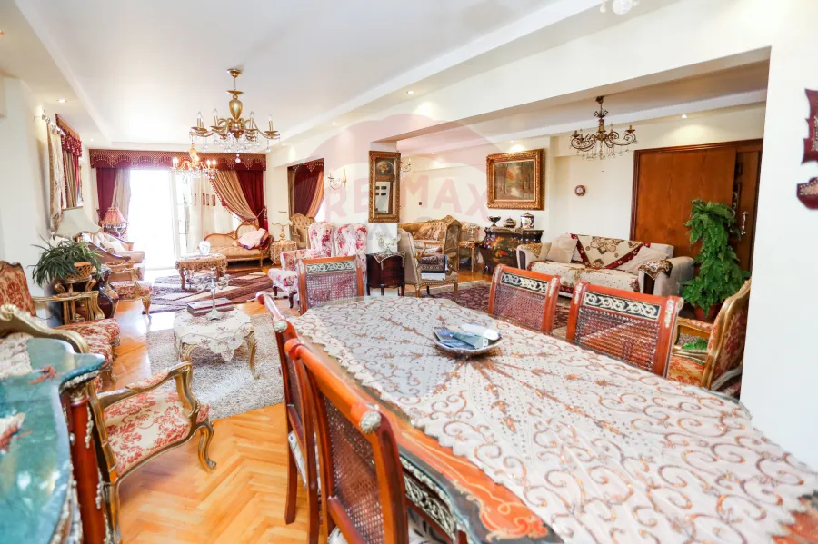 شقة للبيع 263 م جناكليس (خطوات من ش ابوقير)