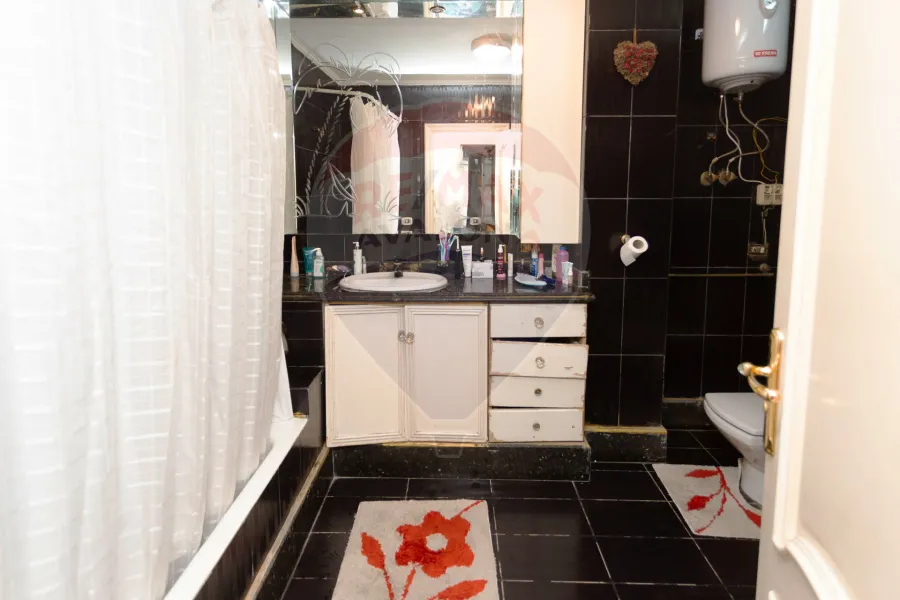 شقه للبيع 385 م لوران (ش ابراهيم نصير)