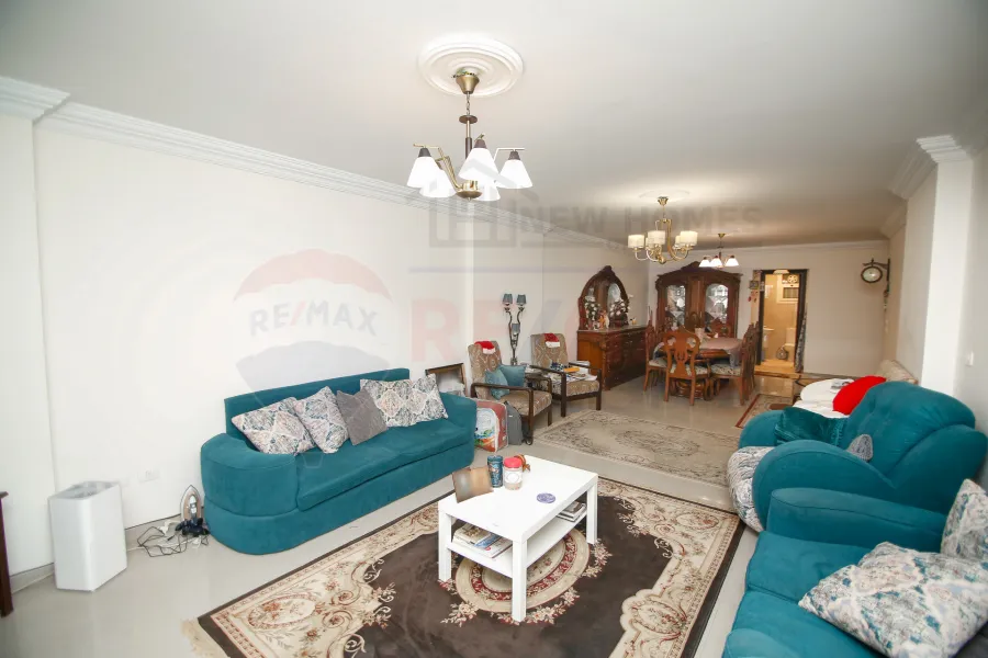 شقة للبيع 210 م كفر عبده ( بالقرب من ميدان سانت جيني - عمارة براند )