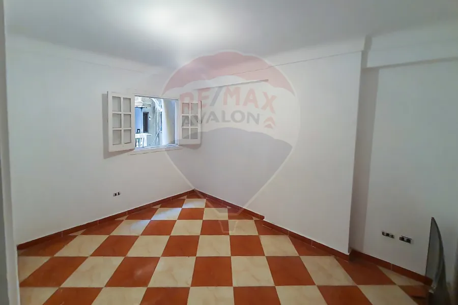 شقة للبيع 130 م  سموحة (متفرع من ش النصر)