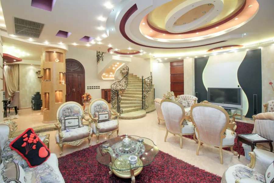 Stand Alone Villa 1050m for Sale Al Orouba Compound ( King Marriot ) 3 Floors