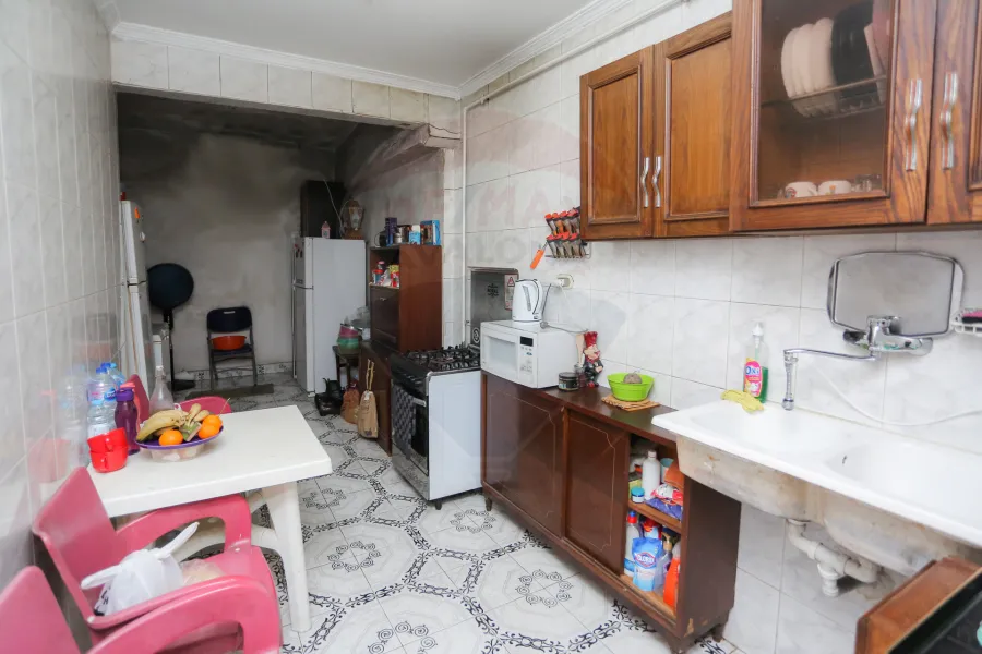 شقة للبيع 200 م جناكليس (ش ابو قير)