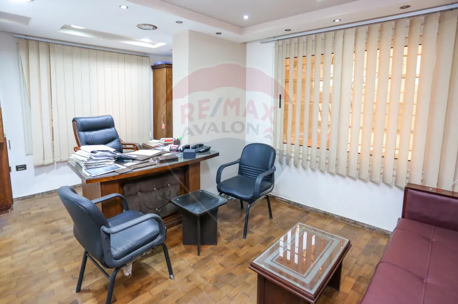 Administrative unite for sale 140 m Elebrahmia (besid to Sporting club)