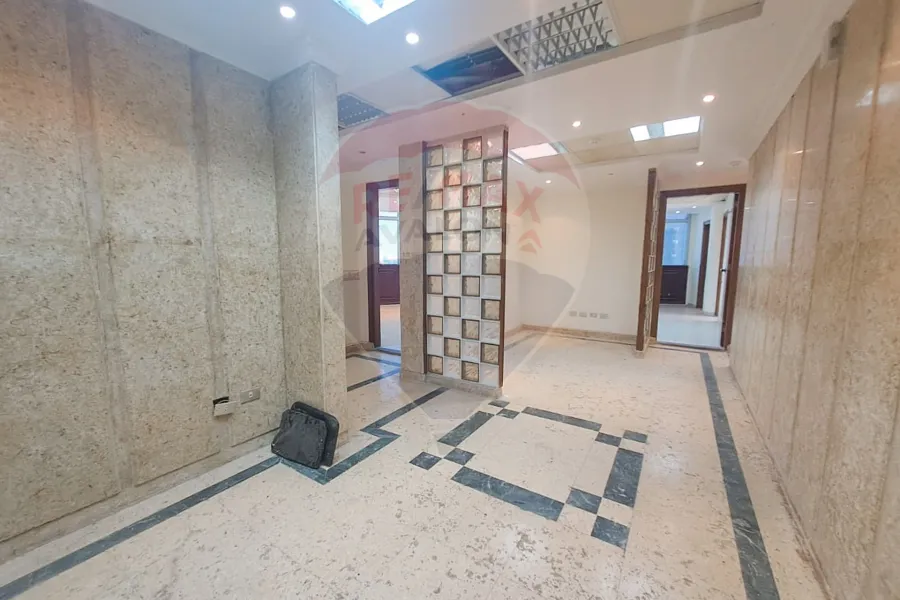 Administrative unit for Rent 285 m Al-Mansheya (Oraby Square - brand building)