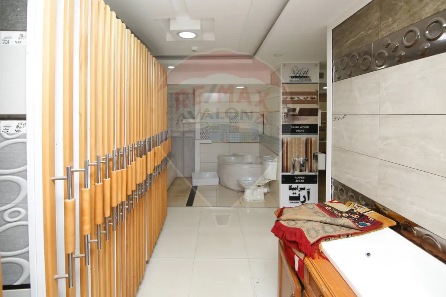 محل تجارى للبيع 2,200 م السيوف (ش جميله بوحريد)