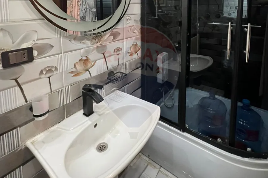 شقة مرخصة للبيع 130 م محرم بك (علي الترام مباشرةّ - عمارة براند)