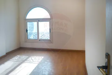 شقة للبيع 225 م سموحة (ش فوزي معاذ)