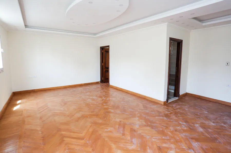 شقة دوبلكس مسجلة شهر عقارى للبيع 400 م لوران (ش شعراوى علي الترام مباشرة)