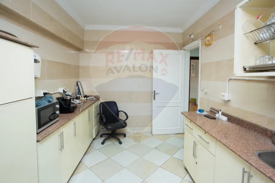 شقة للبيع 175 م سموحة (المربع الذهبي) تصلح سكني او إداري