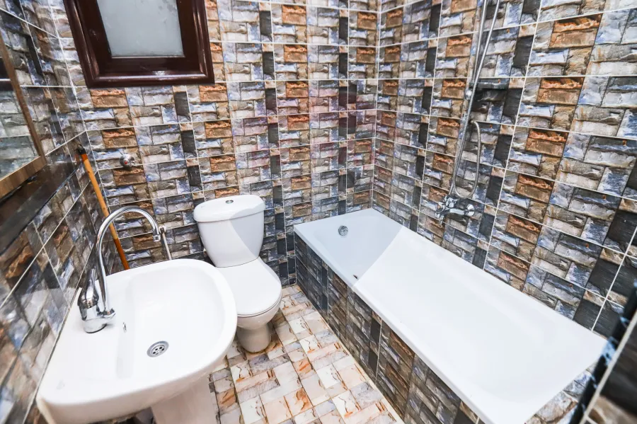 شقة للبيع 110 م ميامى ( ش بن النقيب متفرع من شارع 45)