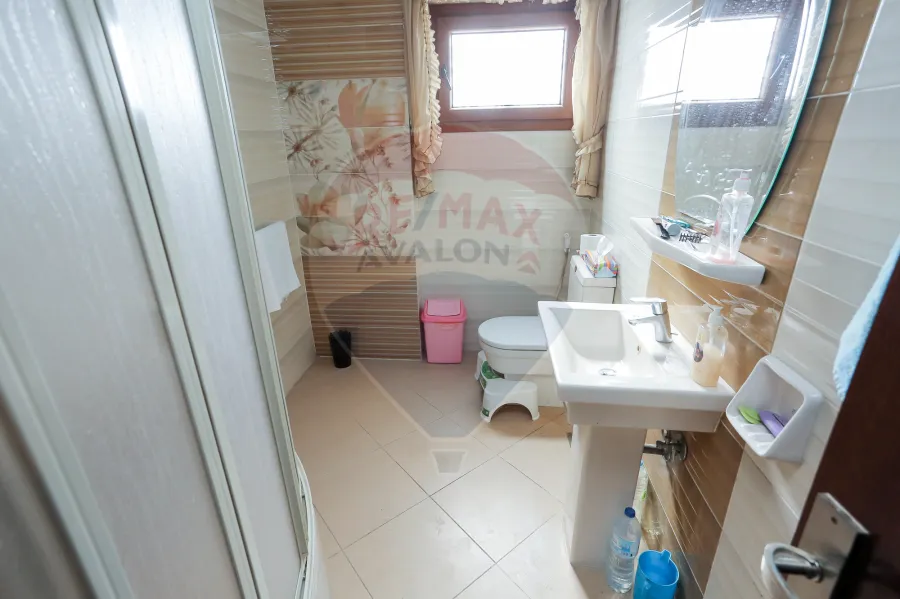 شقه للبيع 235 م الحي اللاتيني ( شارع فؤاد )