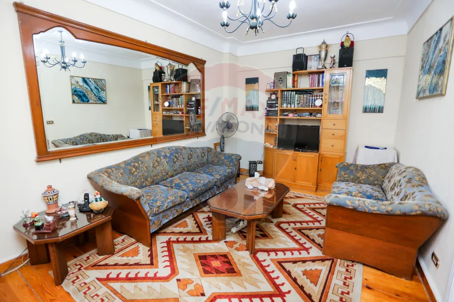 شقه للبيع 265 م سموحة ( خطوات من نادي سموحة )